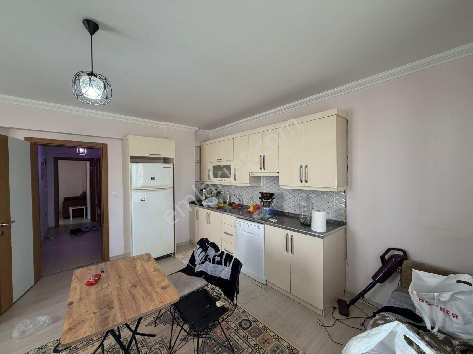 Seyrek De 1+1 Eşyalı Kiracılı Büyük Daire 2.700.000.tl - Görsel 3