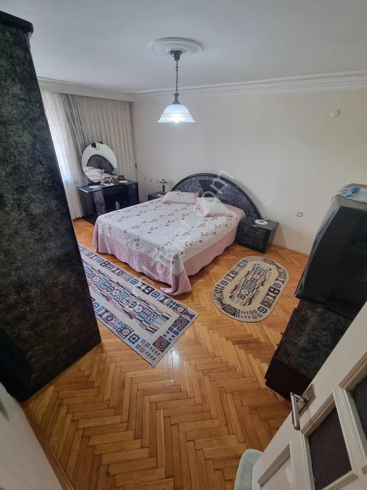 Karamazak'ta 170m2 Manzaralı Teraslı 3+1 Kombili Bakımlı Daire - Görsel 20