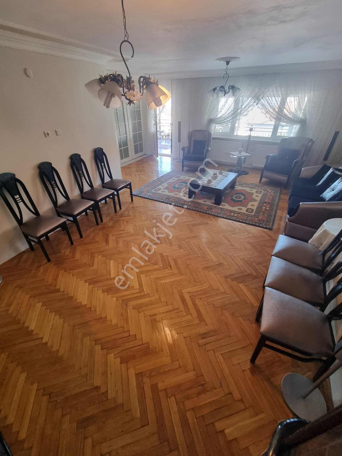 Karamazak'ta 170m2 Manzaralı Teraslı 3+1 Kombili Bakımlı Daire - Görsel 13