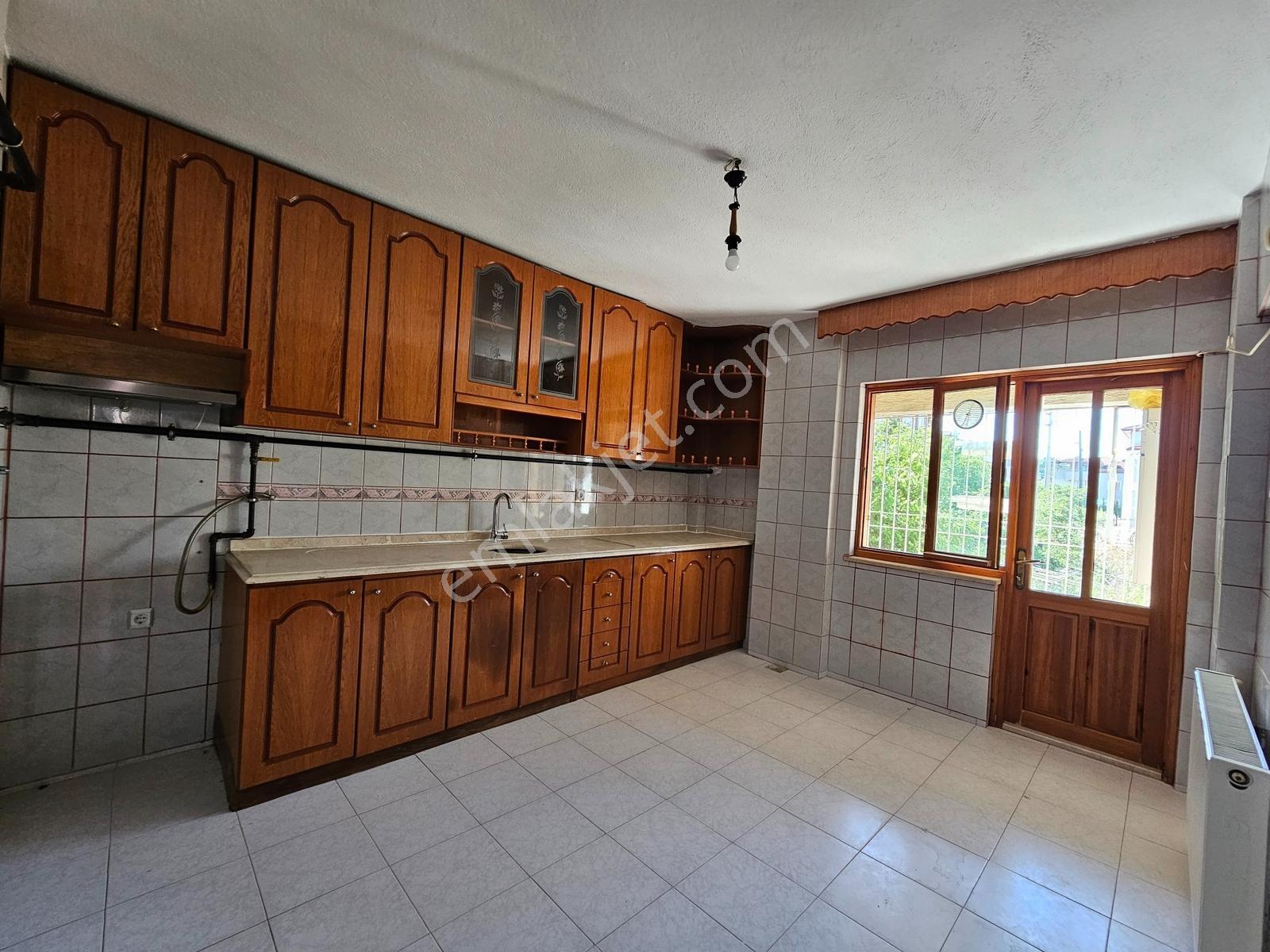 Merkezefendi Kiralık Geniş 2+1 Daire - Görsel 35
