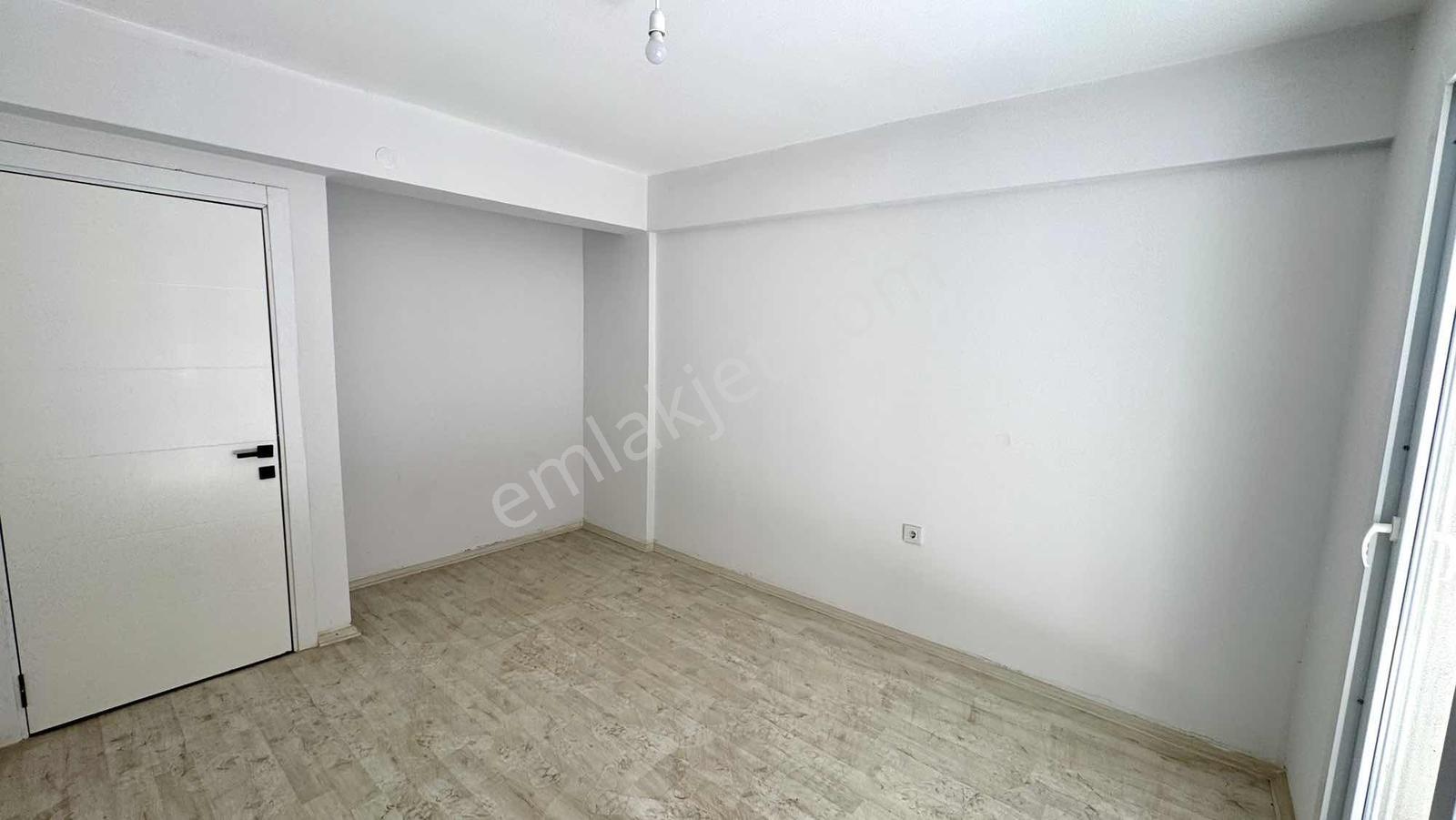 Menemen Ulukent 9 Eylül De 1+1 Kiralık Balkonlu Daire - Görsel 13