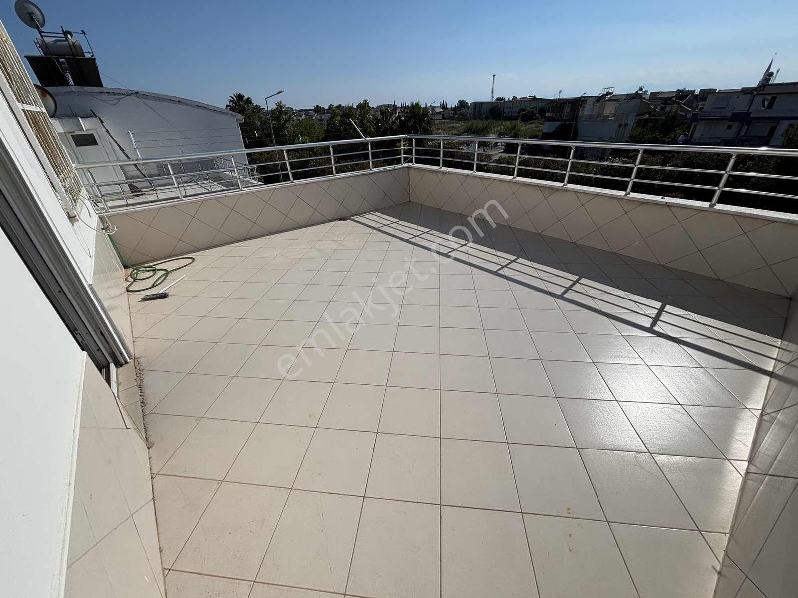 Kadriye De Acil Satılık 3+1 Tribleks Bahçeli Villa - Görsel 28