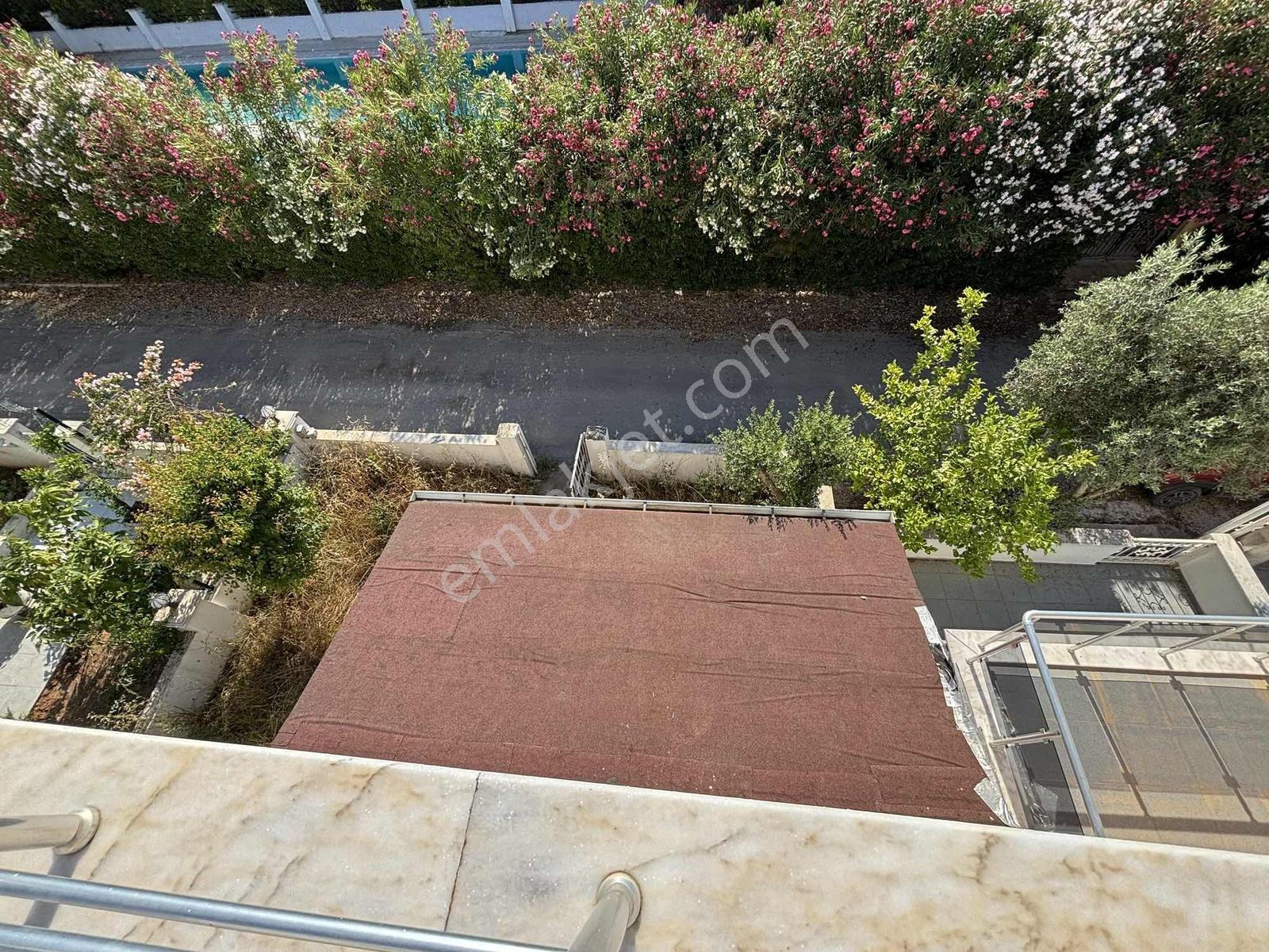Kadriye De Acil Satılık 3+1 Tribleks Bahçeli Villa - Görsel 27