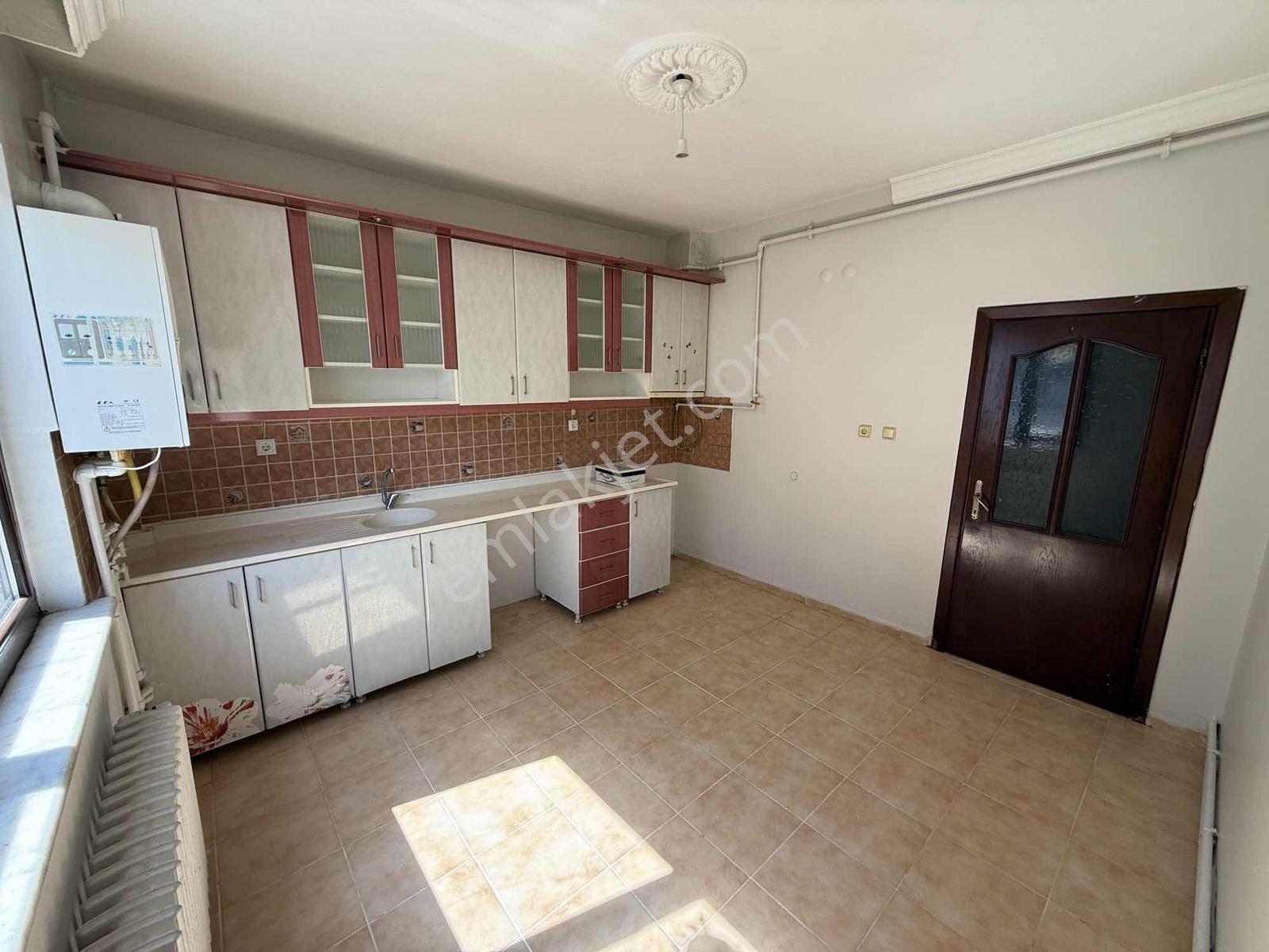Emek Mah. Etkin Koleji Yakını 2+1 120m2 Daire - Görsel 17
