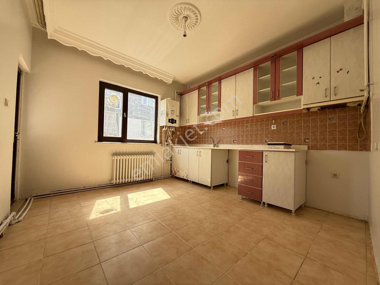 Emek Mah. Etkin Koleji Yakını 2+1 120m2 Daire - Görsel 3