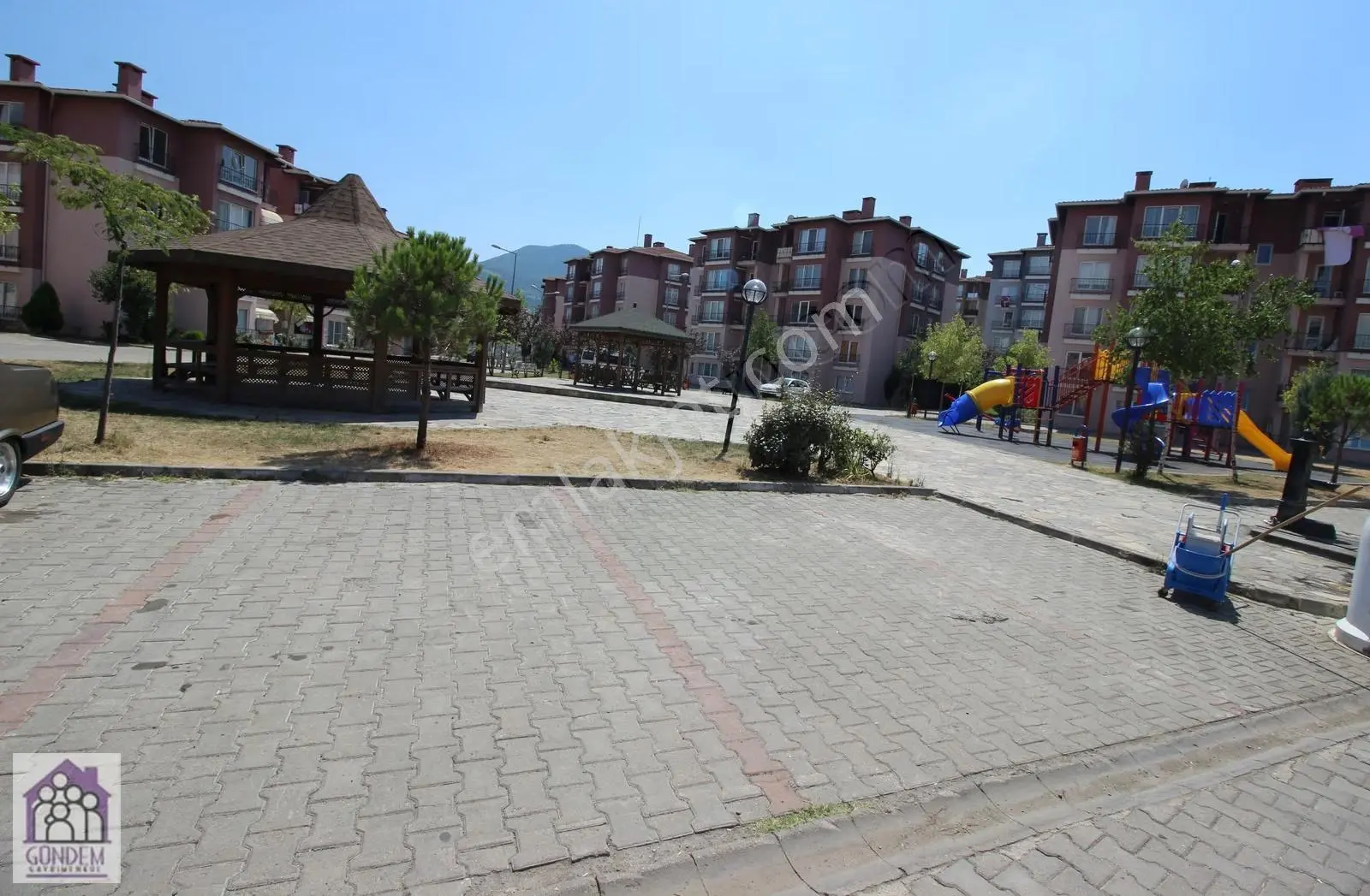Gündem Gayrimenkul'den Bahçekent'te 2+1 Satılık Daire
