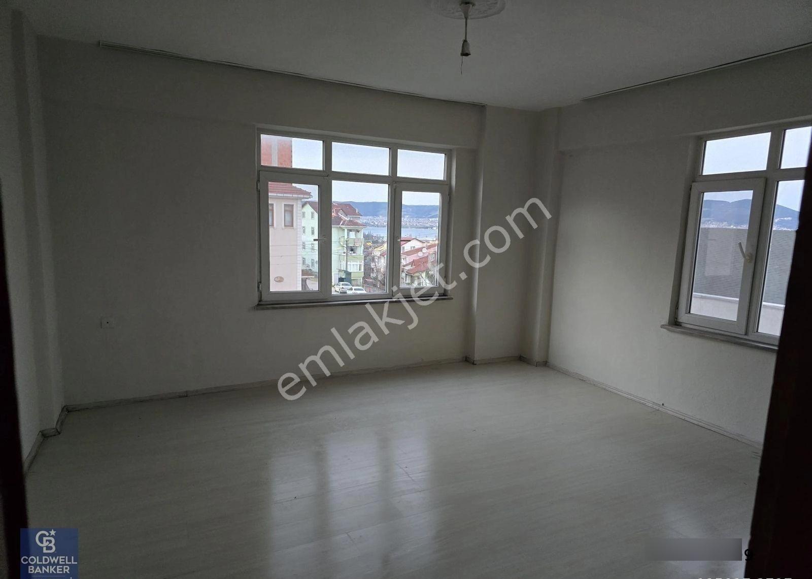 Gölcük Piyalepaşa Deniz Manzaralı Ferah Kiralık Daire.. - Görsel 5