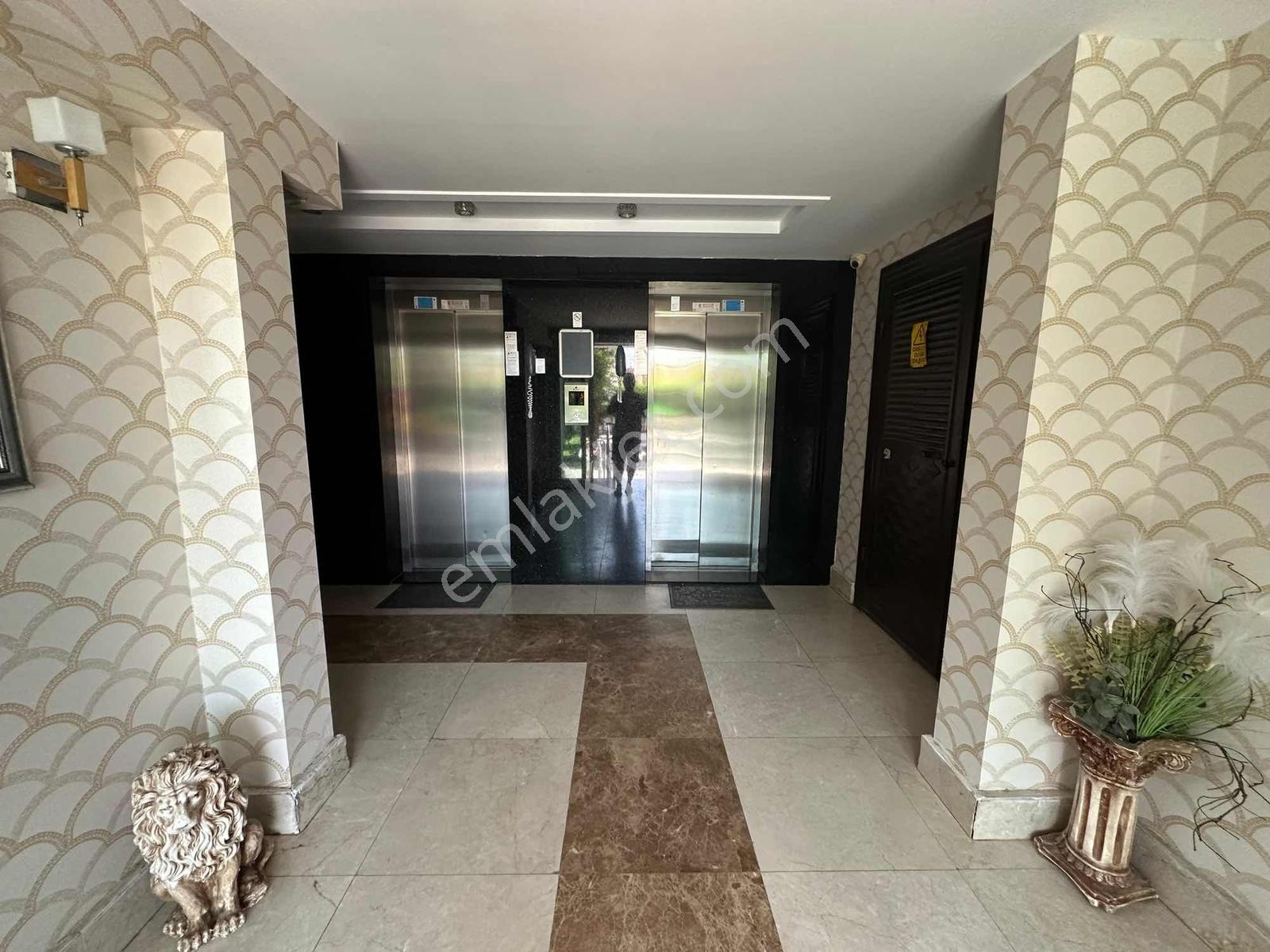 Gürselpaşada Ömer Bayram Yapımı Havuzlu Lüx Site 4+1 Satılık D - Görsel 13