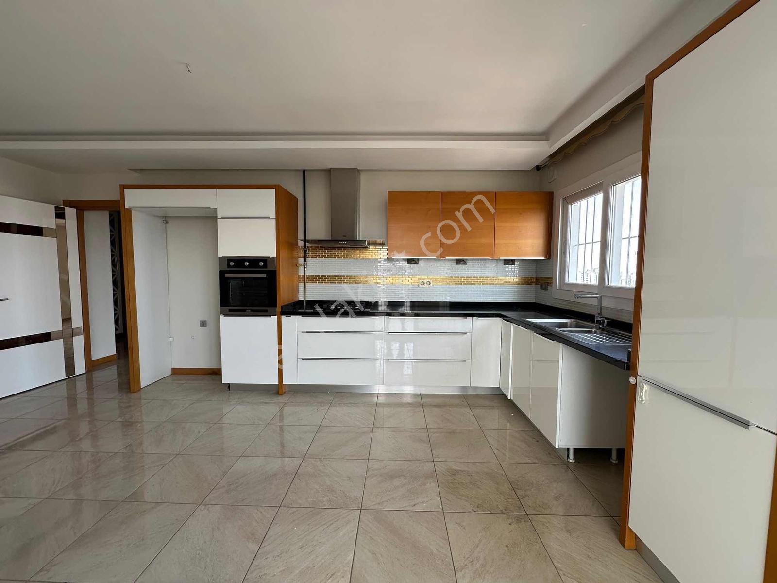 Gürselpaşada Ömer Bayram Yapımı Havuzlu Lüx Site 4+1 Satılık D - Görsel 17