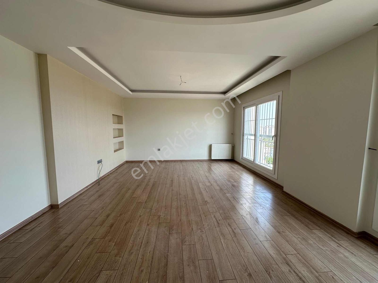 Gürselpaşada Ömer Bayram Yapımı Havuzlu Lüx Site 4+1 Satılık D