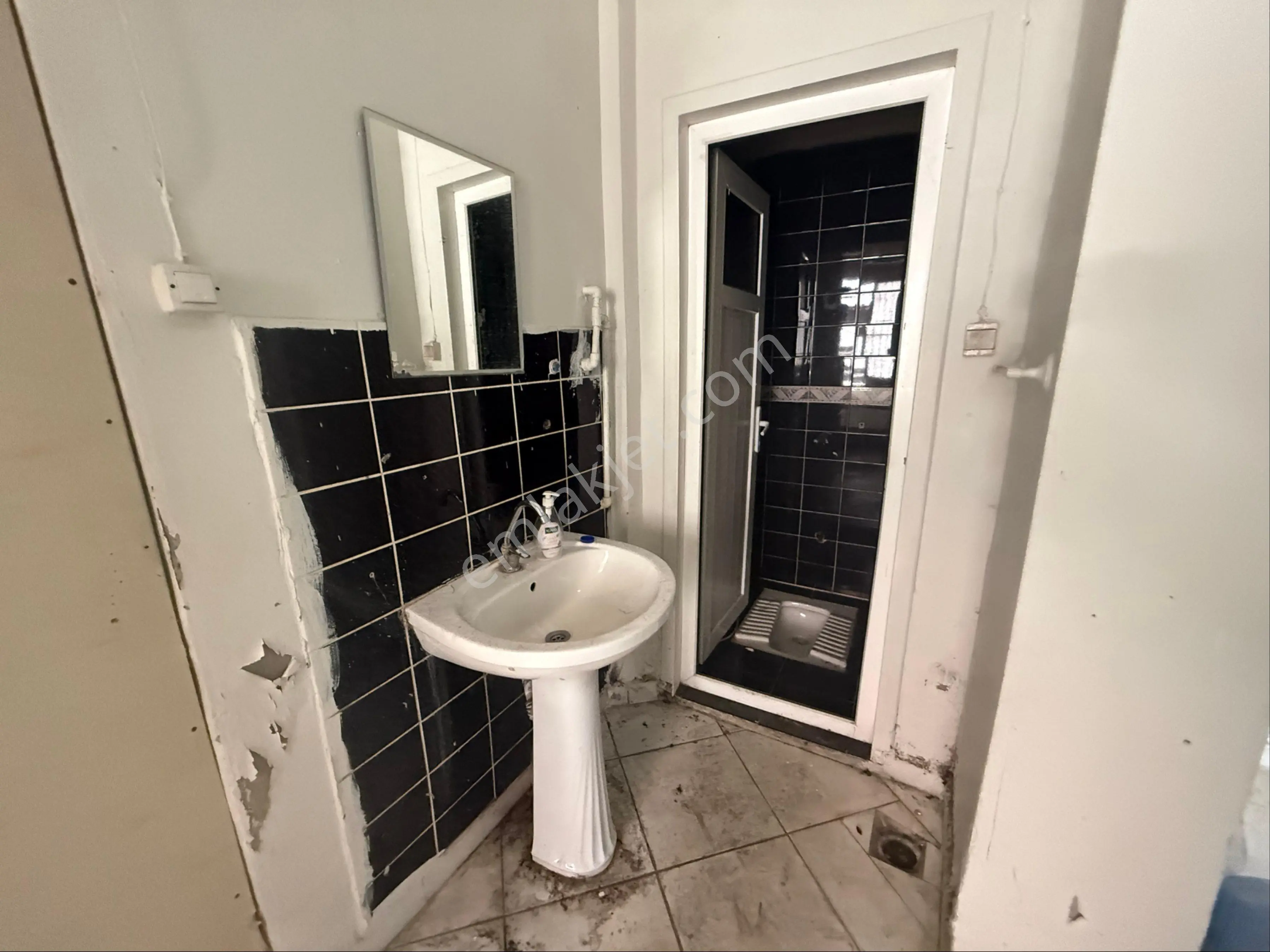 Bağcılar Yıldıztepe Kiralık 100 M2 Dükkan - Görsel 2