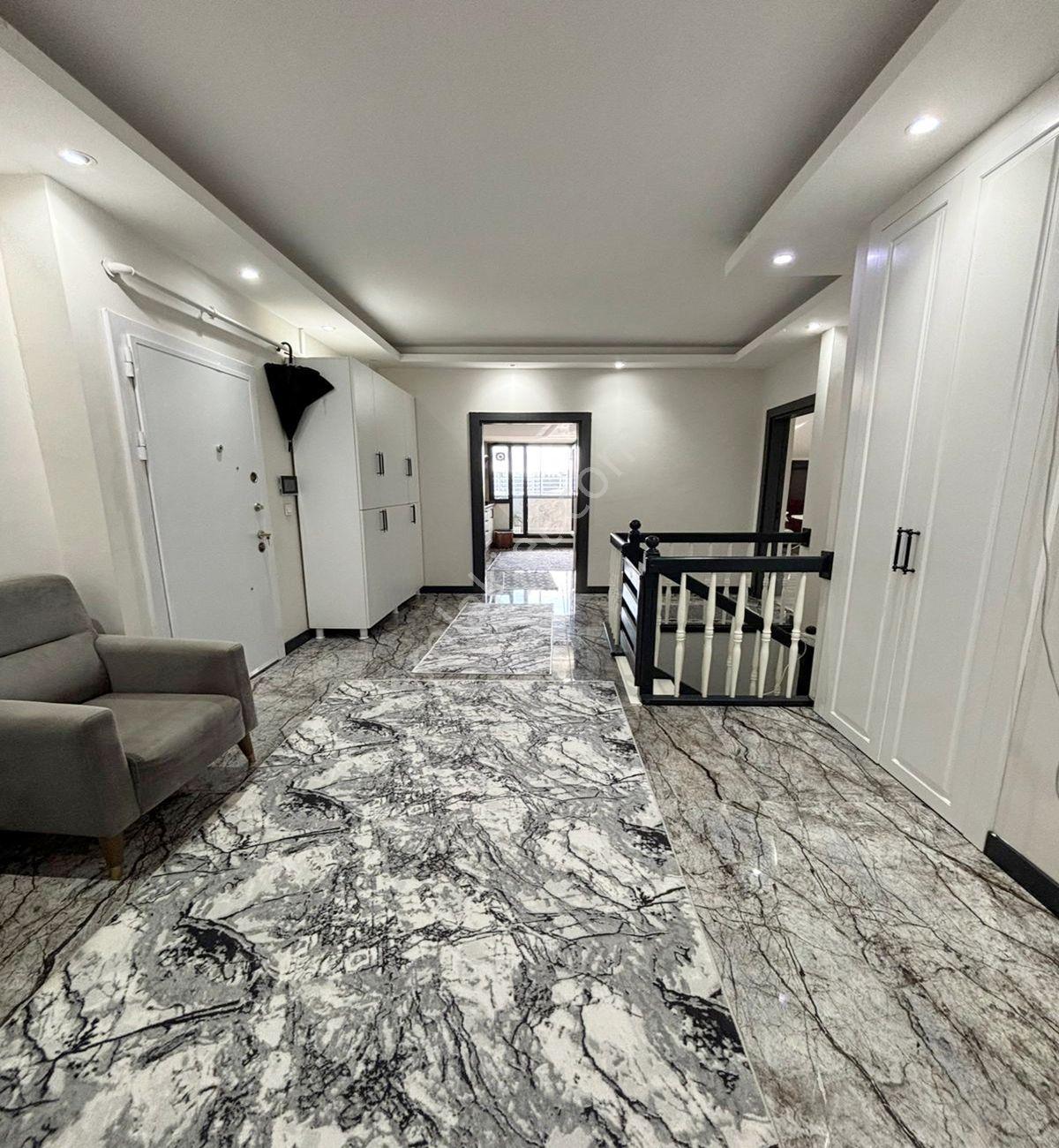 Müslüm Emlaktan Merkezde 5+2 300 M2 Deniz Manzaralı Lüks Dublex - Görsel 5