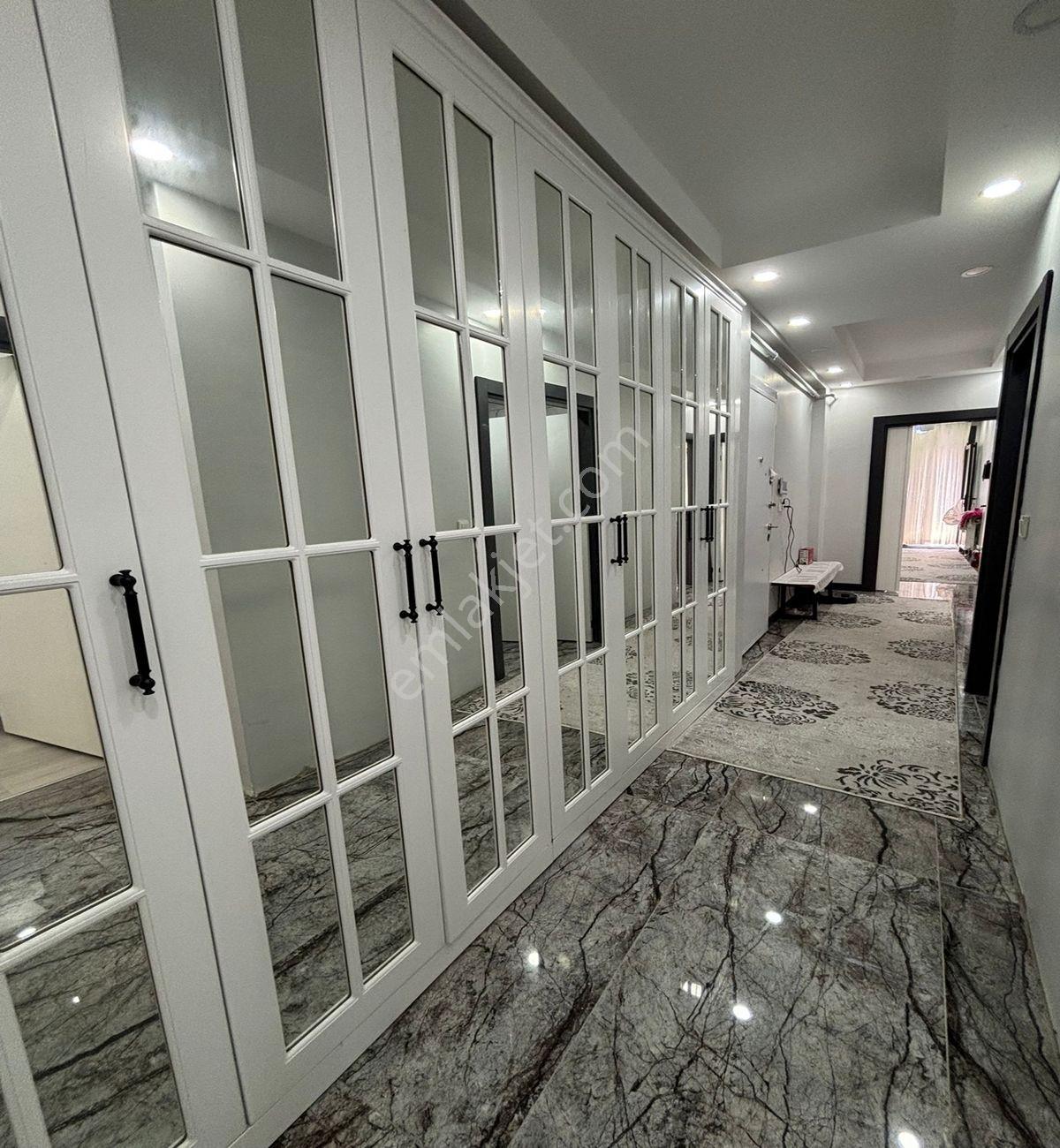 Müslüm Emlaktan Merkezde 5+2 300 M2 Deniz Manzaralı Lüks Dublex - Görsel 14