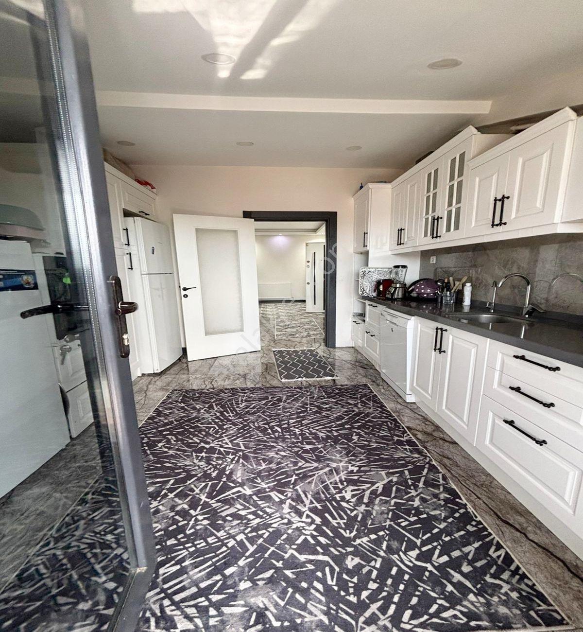 Müslüm Emlaktan Merkezde 5+2 300 M2 Deniz Manzaralı Lüks Dublex - Görsel 3