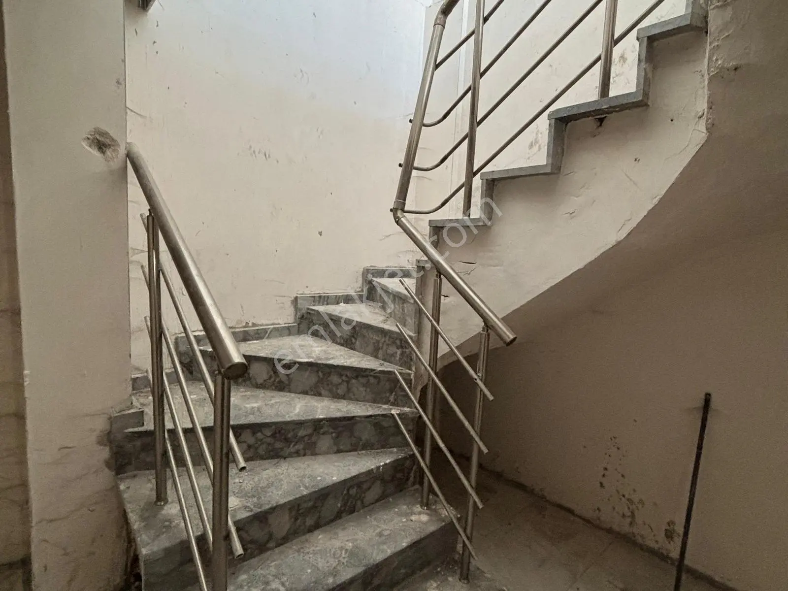 Şehir Hastane Karşısı İşlek Cadde Üzeri Kiralık Köşe Dükkan - Görsel 3