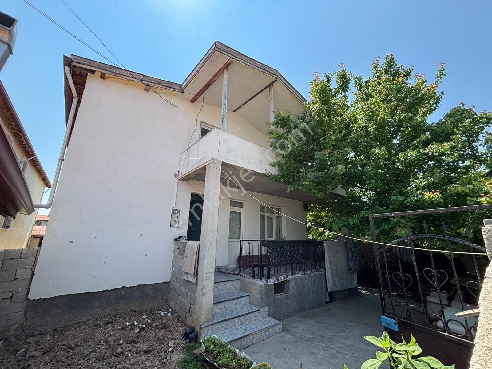Acil Satılık Harmancık'da 2 Katlı 3+1 Müstakil Ev+ 400m²