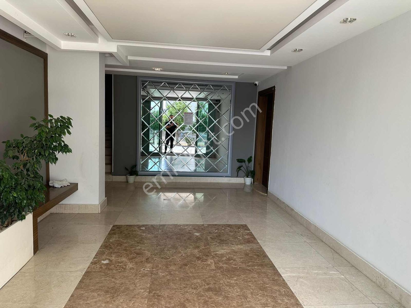 Gürselpaşada Havuzlu Güvenlikli Sitede Ful Eşyalı 1+1 Daire - Görsel 11