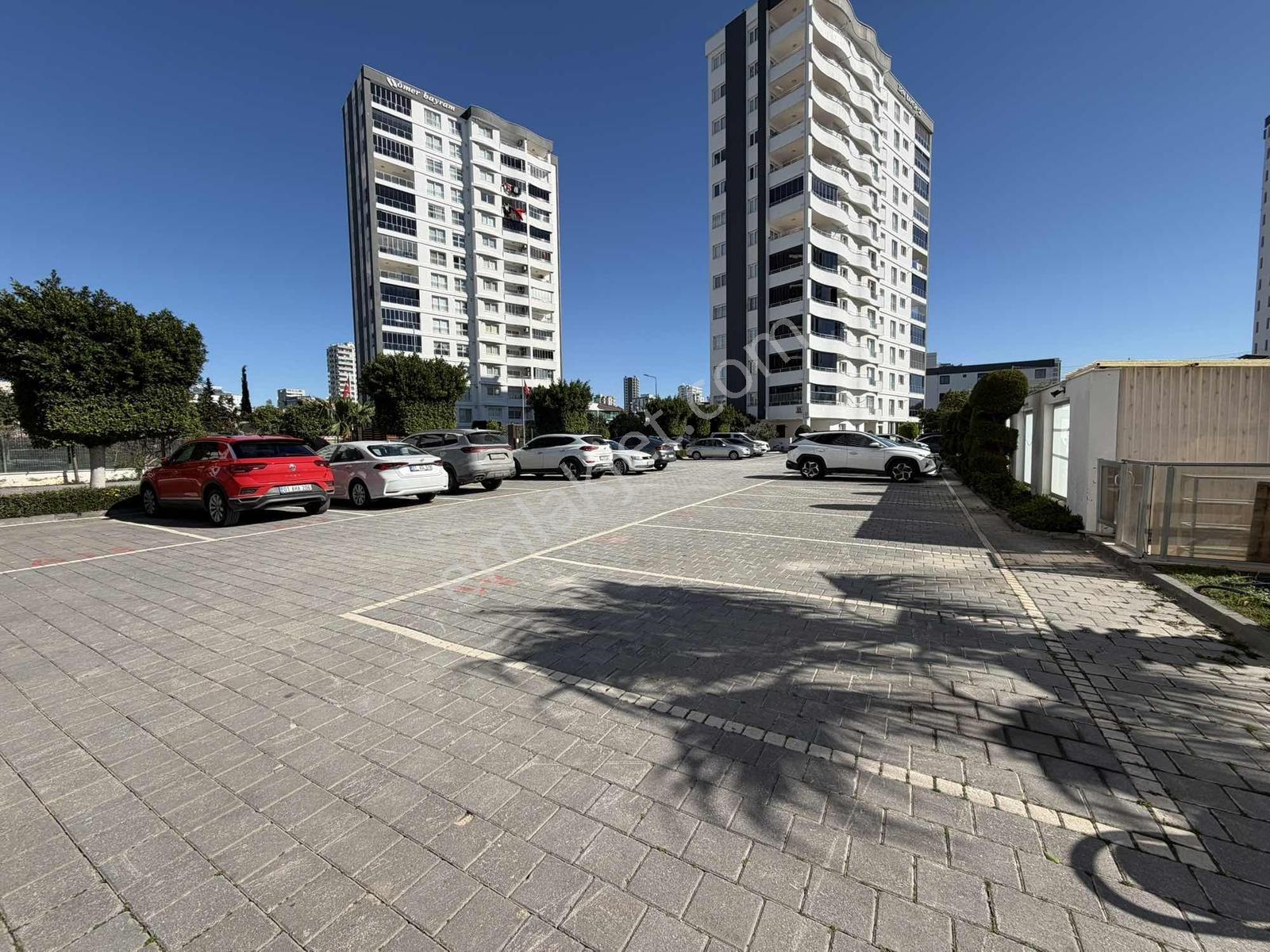 Gürselpaşada Havuzlu Güvenlikli Sitede Ful Eşyalı 1+1 Daire - Görsel 14