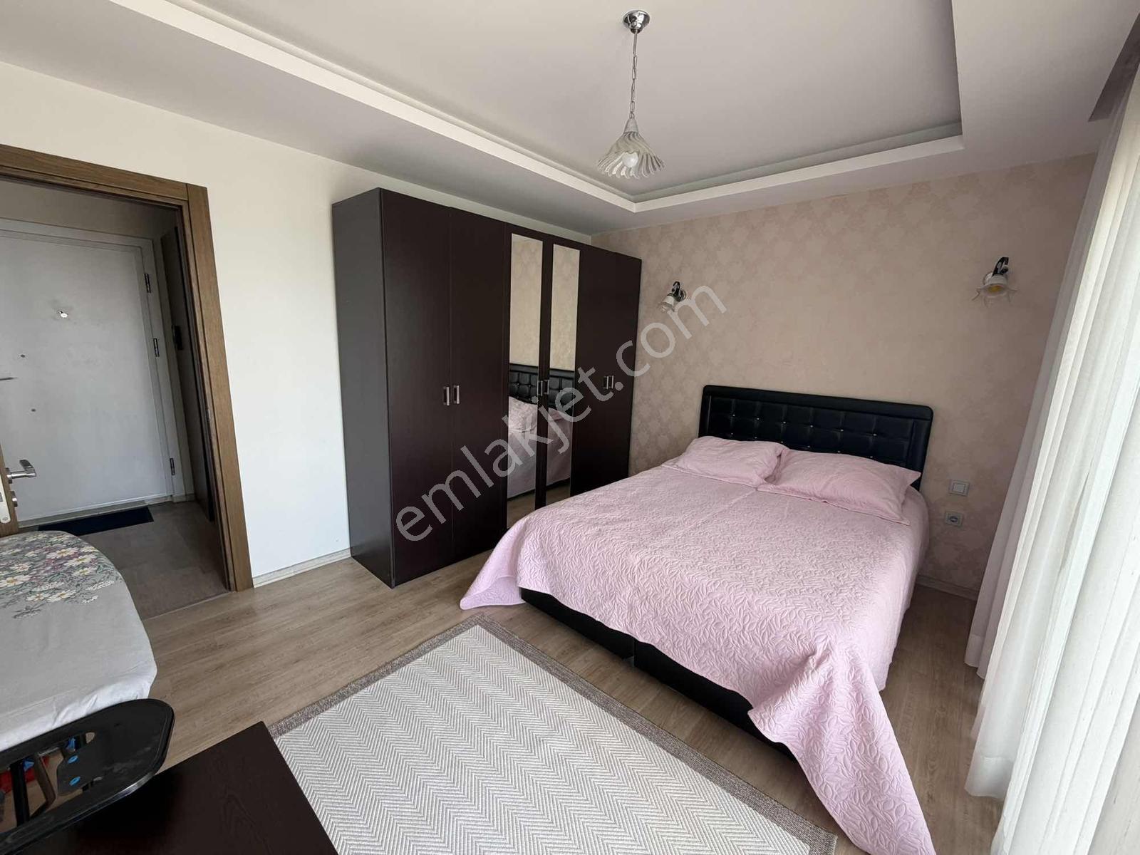 Gürselpaşada Havuzlu Güvenlikli Sitede Ful Eşyalı 1+1 Daire - Görsel 16