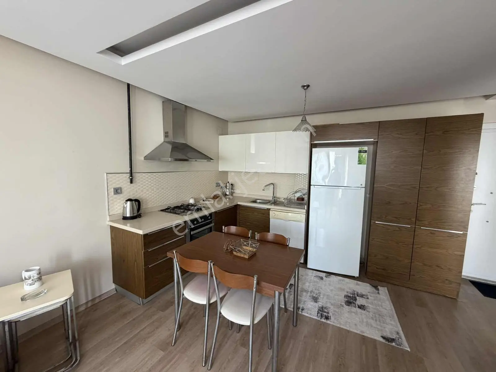 Gürselpaşada Havuzlu Güvenlikli Sitede Ful Eşyalı 1+1 Daire - Görsel 17