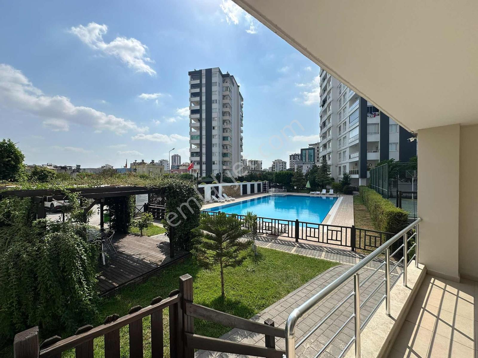 Gürselpaşada Havuzlu Güvenlikli Sitede Ful Eşyalı 1+1 Daire - Görsel 22