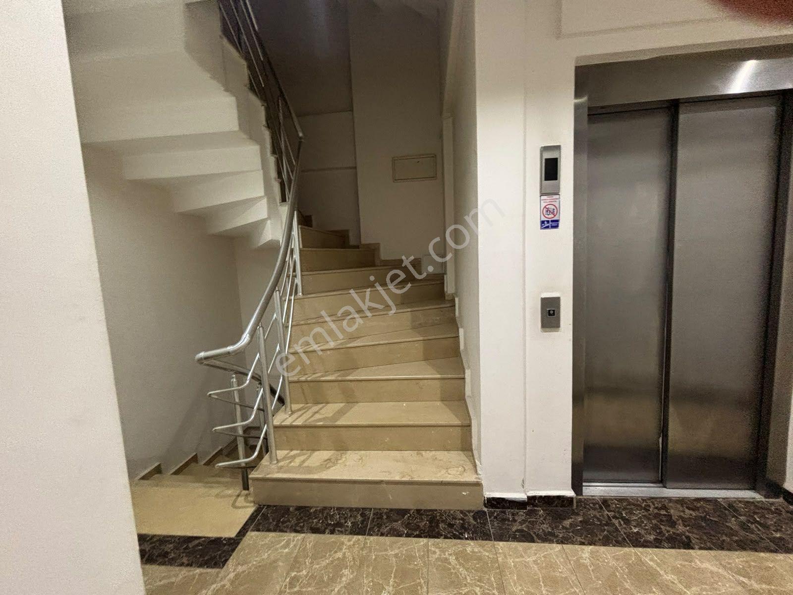 Çığlı Eğt. Arş. Hastanesı Karşısında Kıralık 1+1 Daıre - Görsel 12