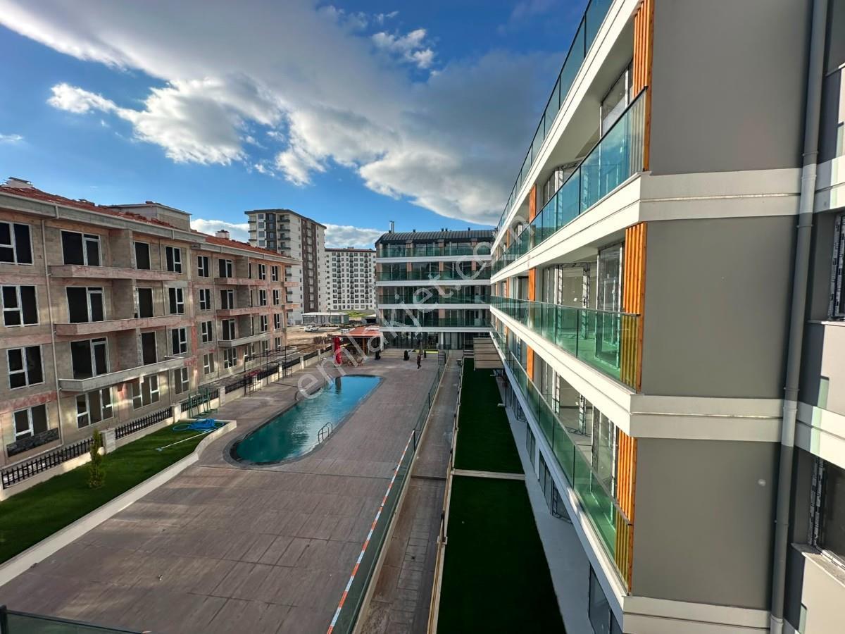 Turyaptan Protokol Yolu Üzerinde San Dıego Proj. Havuz Cepheli - Görsel 13