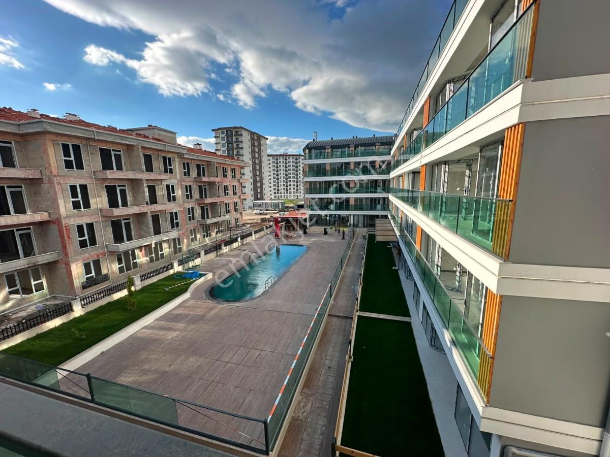Turyaptan Protokol Yolu Üzerinde San Dıego Proj. Havuz Cepheli - Görsel 12