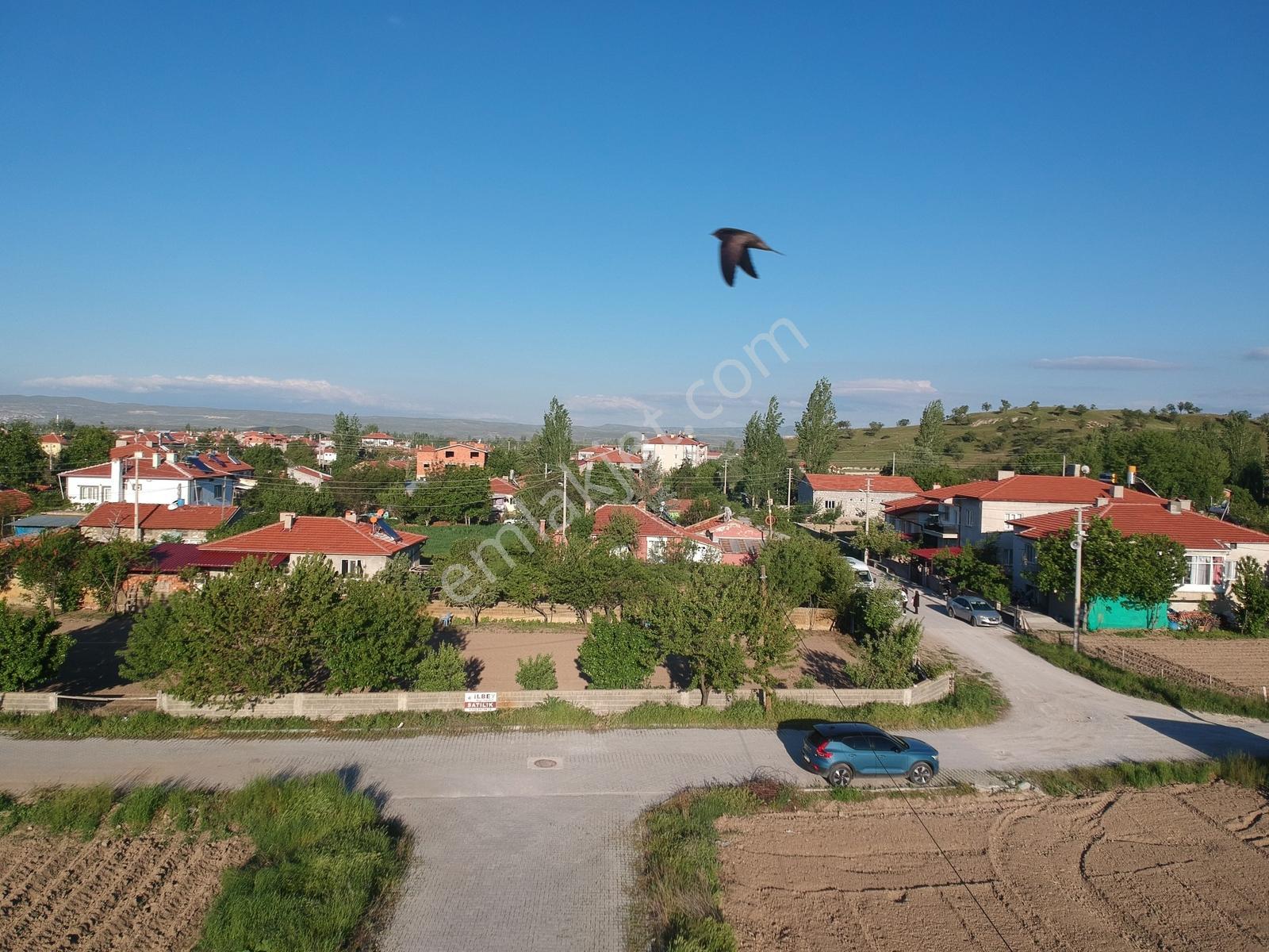 İlbey // Şuhut "zafer" Mah.de Satılık 609 M² Köşe Arsa - Görsel 6