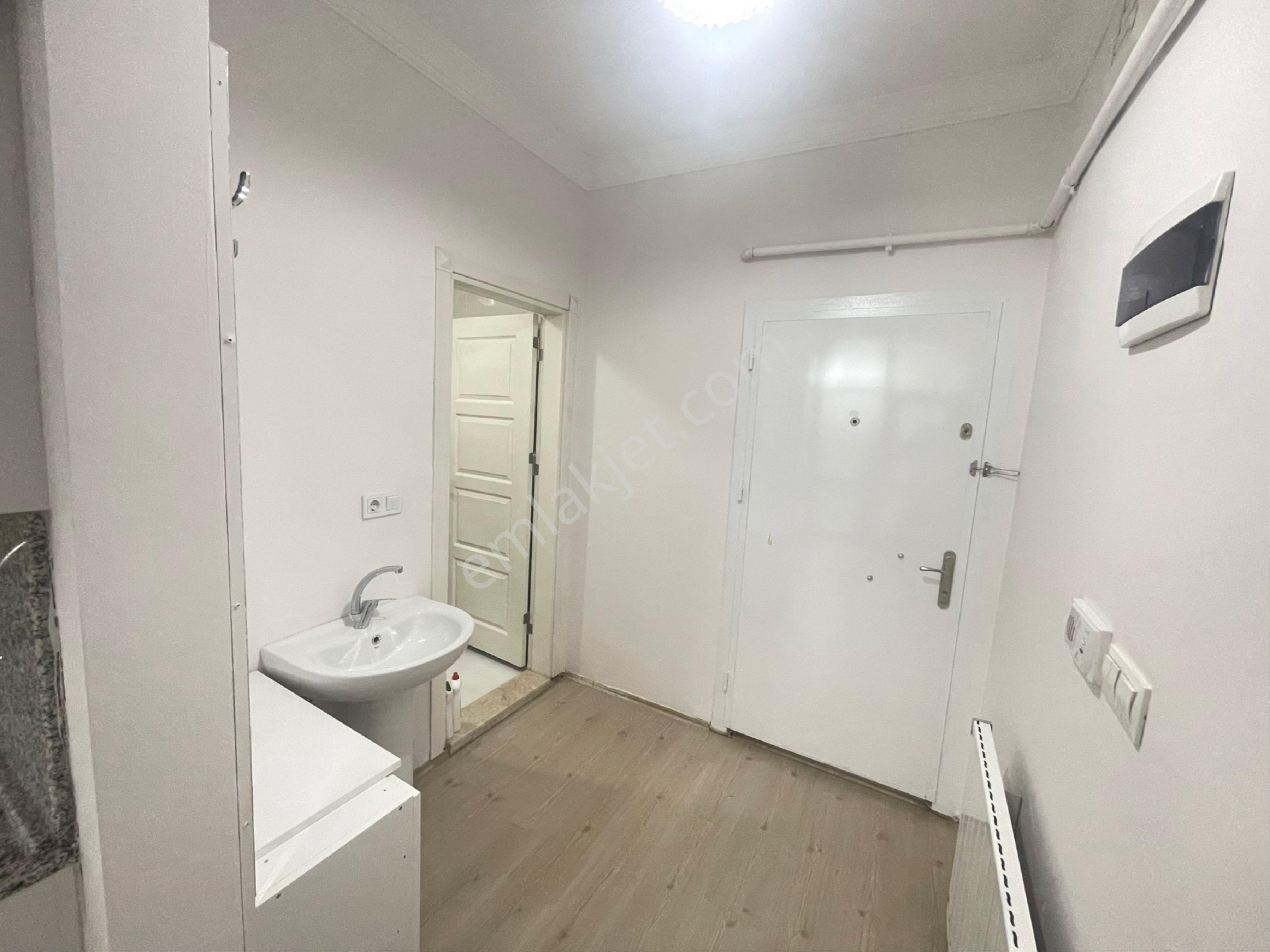 Ana Cadde Üstünden Merkezde Ofis/1+1 Daire Sahibinden - Görsel 9
