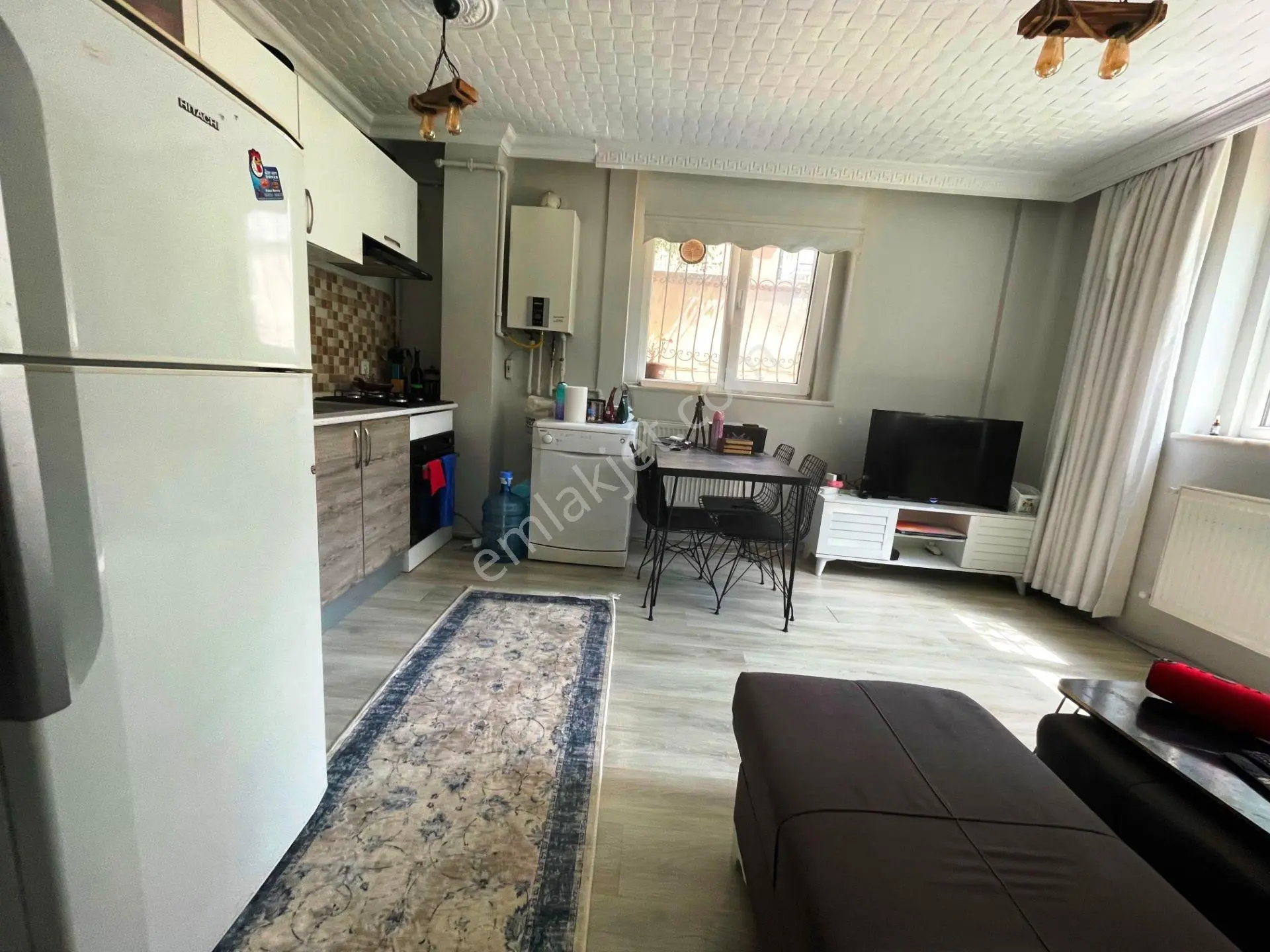 Şerifali'de 15 Yıllık Mobilyalı Beyaz Eşyalı 60m2 Kiralık 1+1 - Görsel 5
