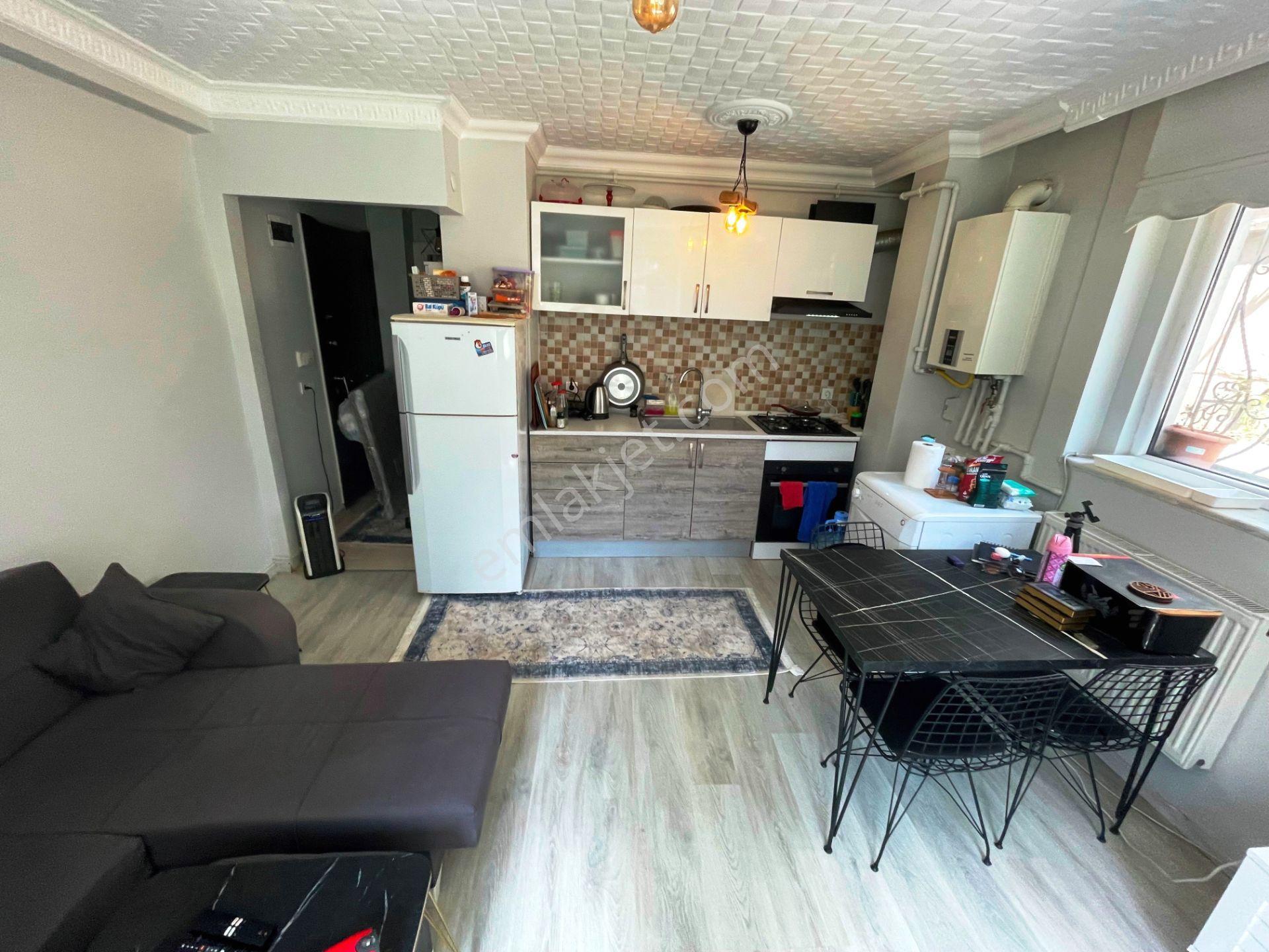 Şerifali'de 15 Yıllık Mobilyalı Beyaz Eşyalı 60m2 Kiralık 1+1 - Görsel 12