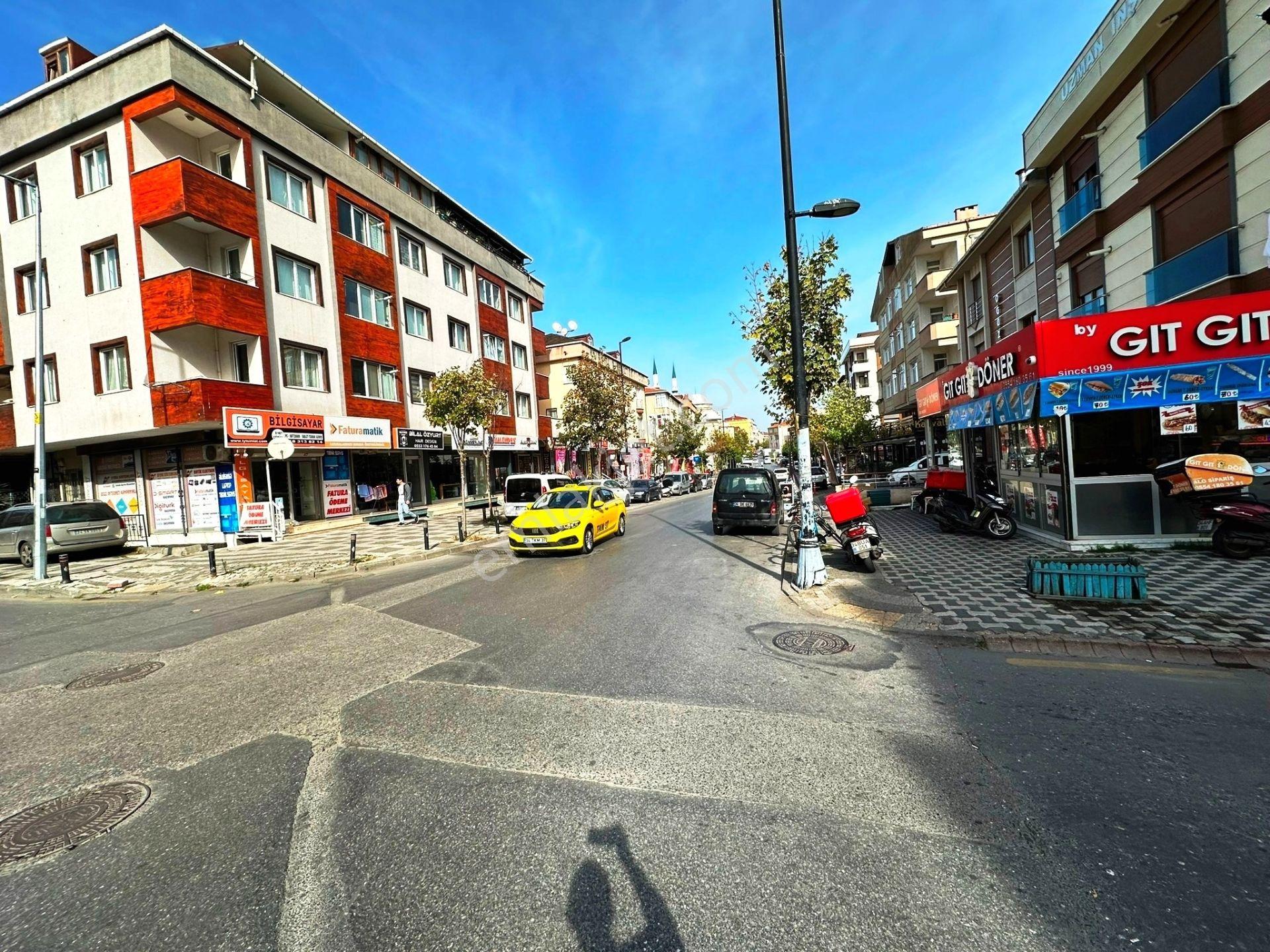 Şerifali'de 15 Yıllık Mobilyalı Beyaz Eşyalı 60m2 Kiralık 1+1 - Görsel 35