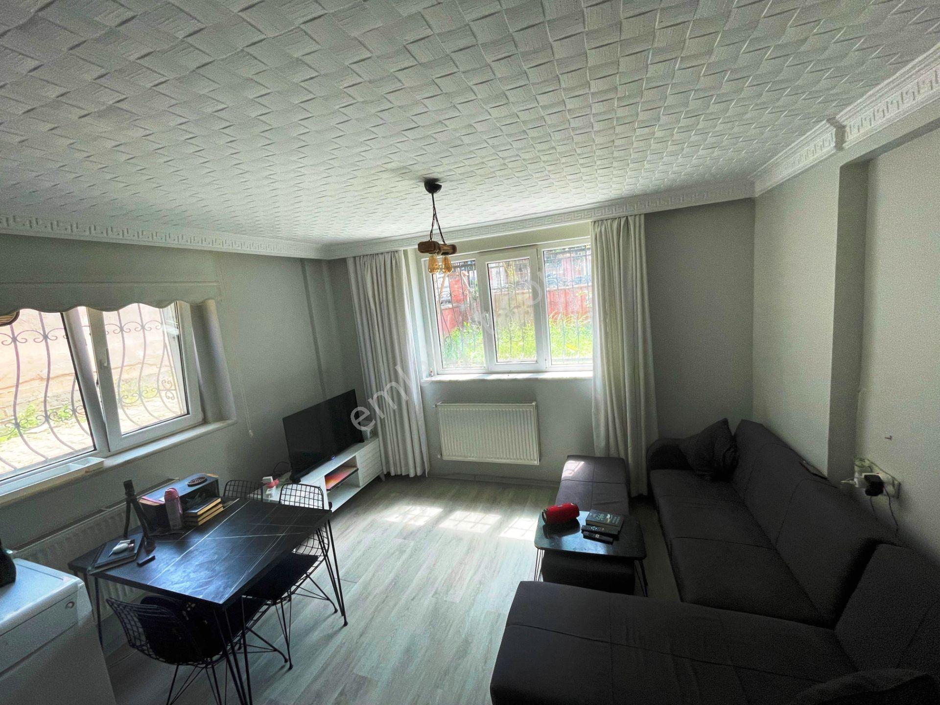 Şerifali'de 15 Yıllık Mobilyalı Beyaz Eşyalı 60m2 Kiralık 1+1 - Görsel 4