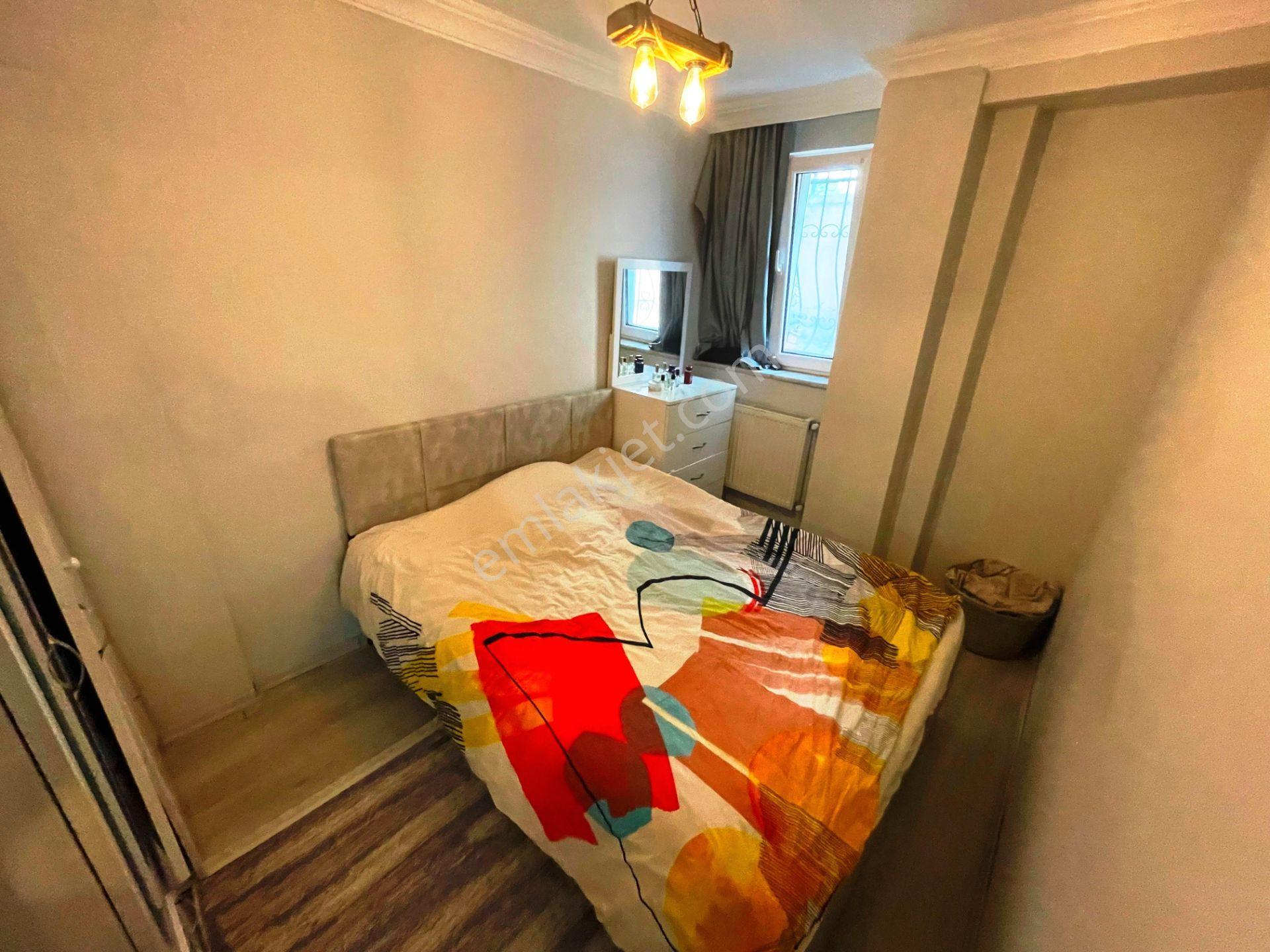 Şerifali'de 15 Yıllık Mobilyalı Beyaz Eşyalı 60m2 Kiralık 1+1 - Görsel 15