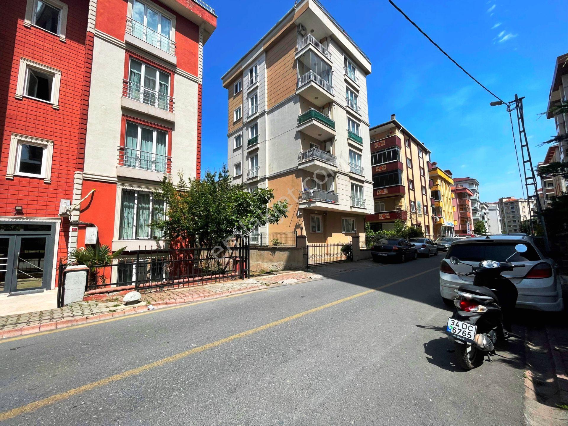 Şerifali'de 15 Yıllık Mobilyalı Beyaz Eşyalı 60m2 Kiralık 1+1 - Görsel 34