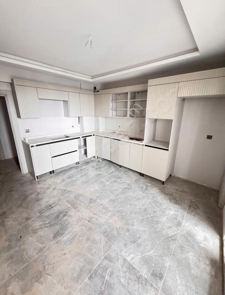Cumhuriyet Mahallesi'nde 3 Cepheli, 150m² 3+1 Satılık Daire - Görsel 7
