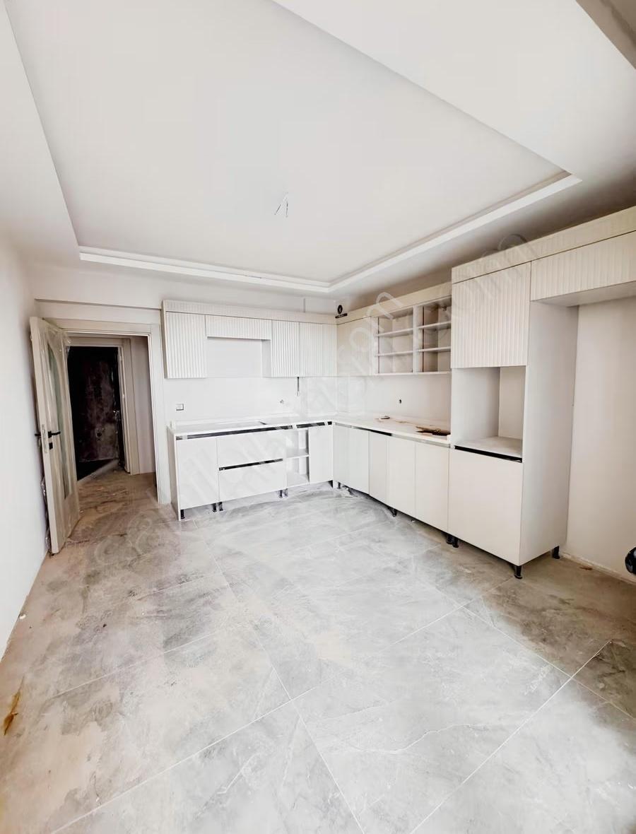 Cumhuriyet Mahallesi'nde 3 Cepheli, 150m² 3+1 Satılık Daire - Görsel 17