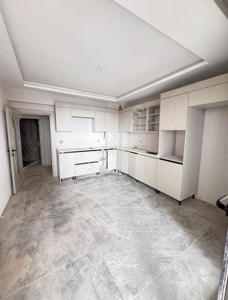Cumhuriyet Mahallesi'nde 3 Cepheli, 150m² 3+1 Satılık Daire - Görsel 16