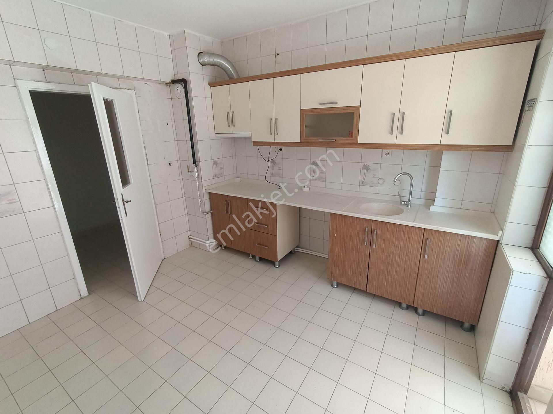 Asyapıdan 3+1 150m2 Çift Banyolu Ara Kat Lüks Kaloriferli - Görsel 7