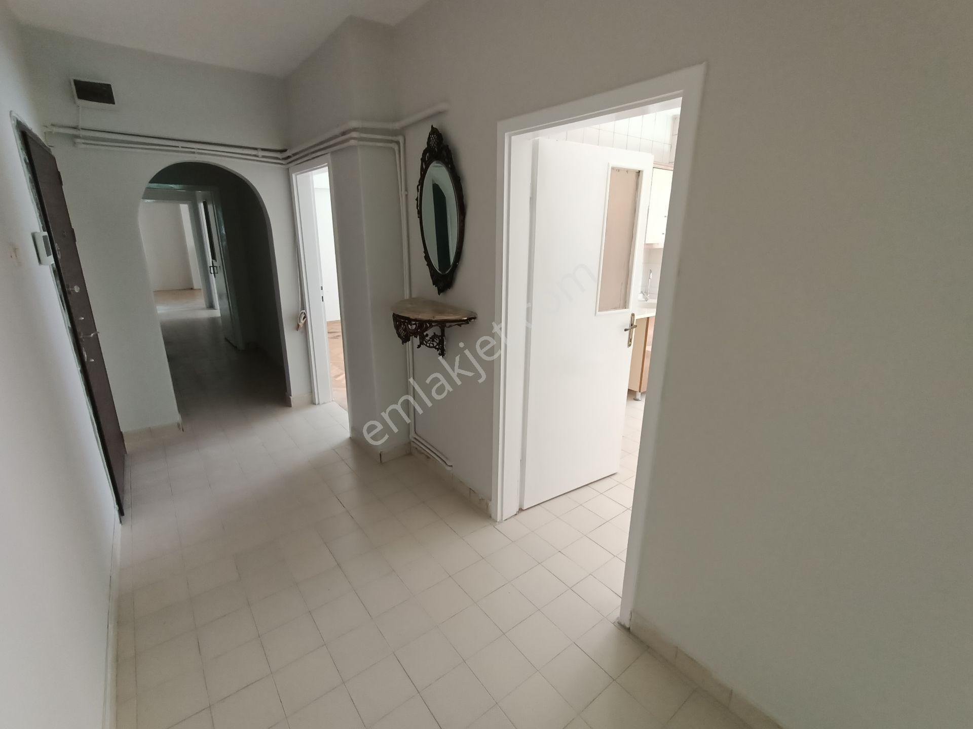 Asyapıdan 3+1 150m2 Çift Banyolu Ara Kat Lüks Kaloriferli - Görsel 21