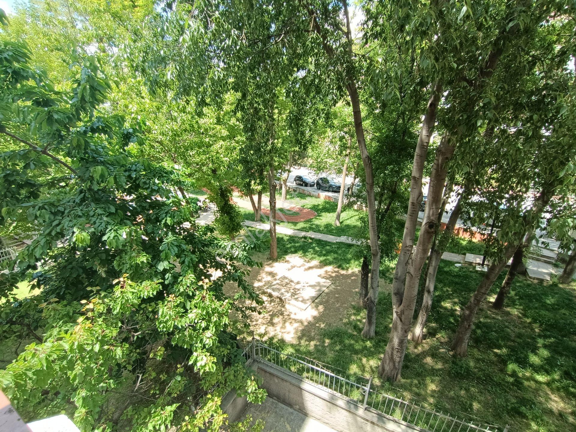 Asyapıdan 3+1 150m2 Çift Banyolu Ara Kat Lüks Kaloriferli - Görsel 28