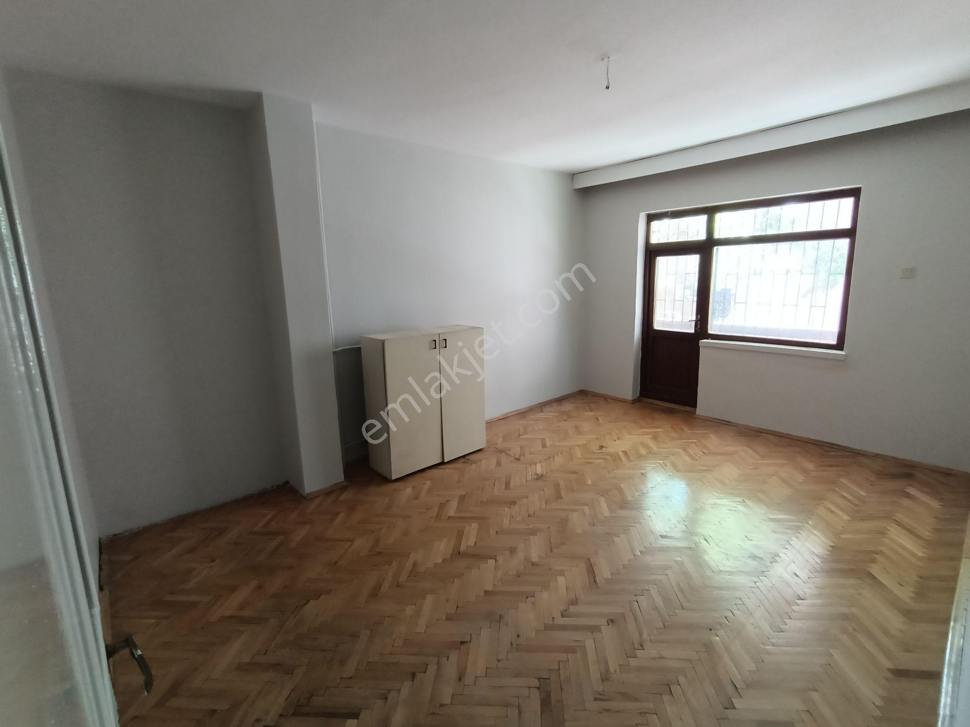 Asyapıdan 3+1 150m2 Çift Banyolu Ara Kat Lüks Kaloriferli - Görsel 15