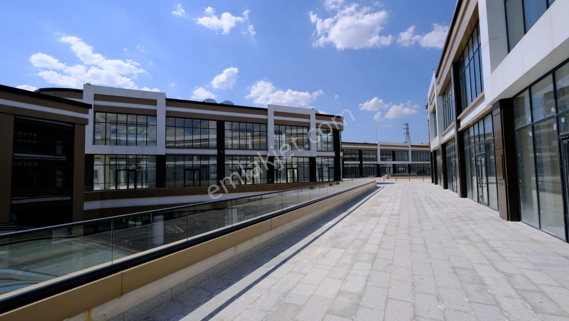 Mega Şaşmaz'da Yola Cepheli Satılık Dükkan - Görsel 12