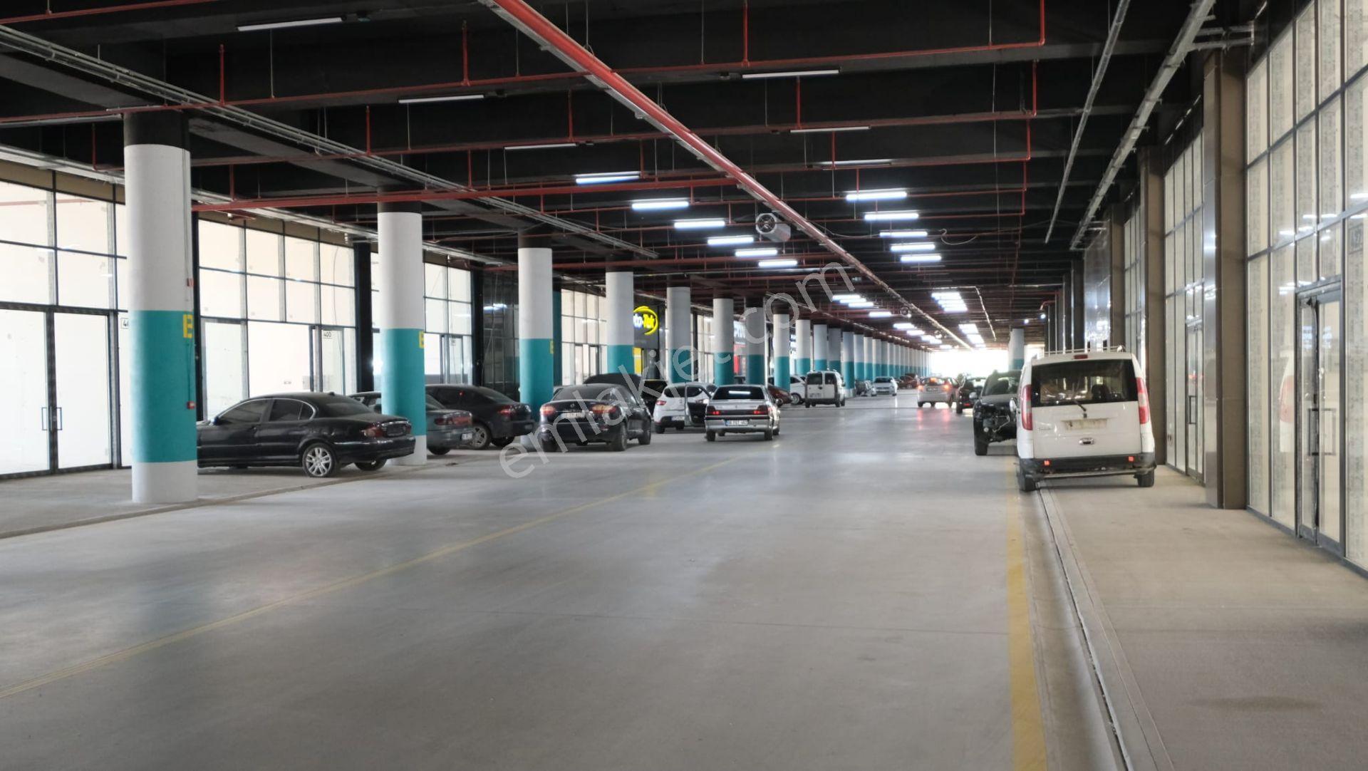 Mega Şaşmaz'da Yola Cepheli Satılık Dükkan - Görsel 4