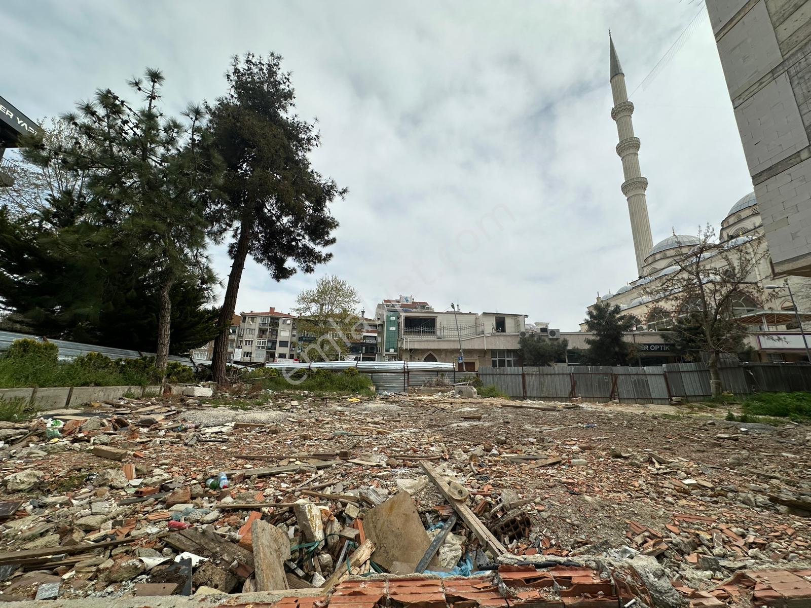 Mertcan Dan Maltepe Çarşı İçinde Fırsat Köşe Başı Arsa