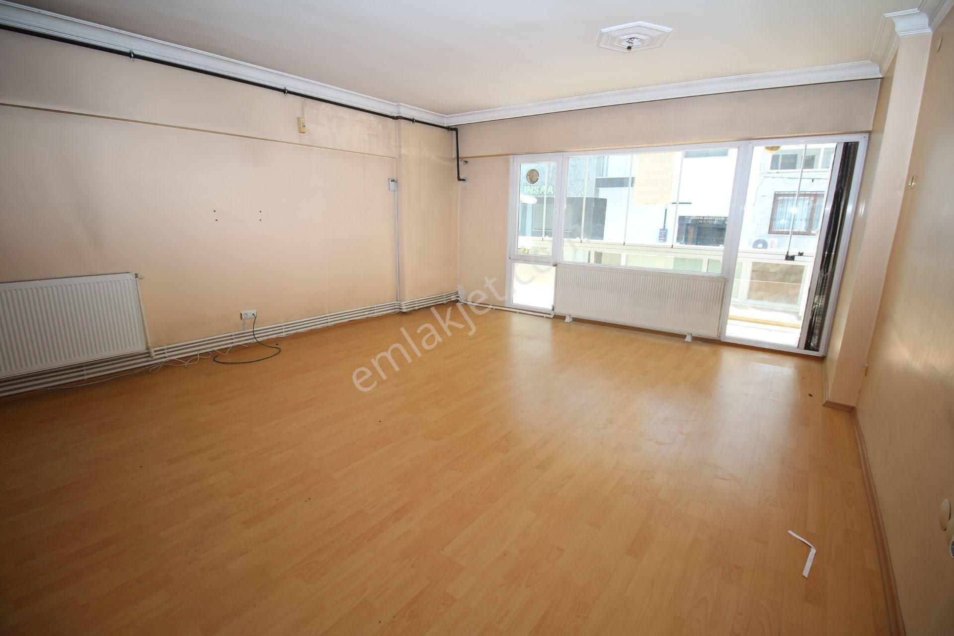 Esenyalı Mah. Doğalgazlı Yüksek Giriş Açık Mutfak 3+1