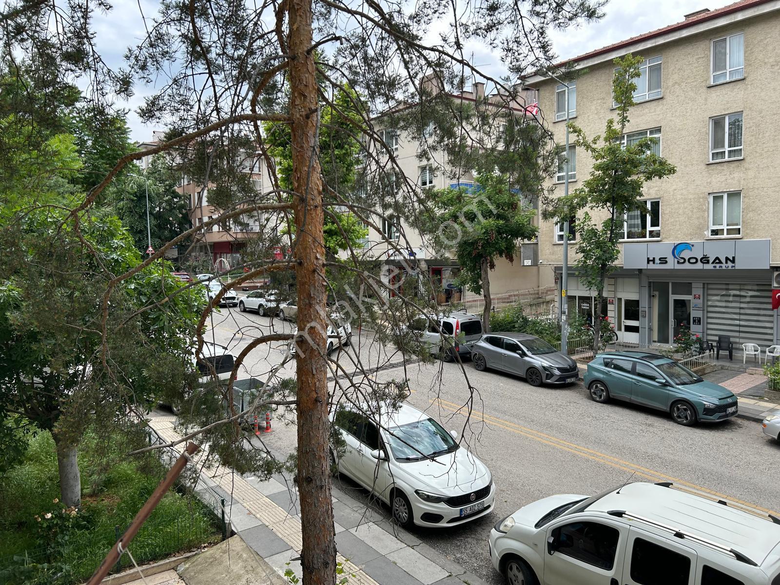 Taner'den Dikmen'de Çetin Emeç Yakını 3+1 Katta Ön Cephe Kombili Boş - Görsel 13
