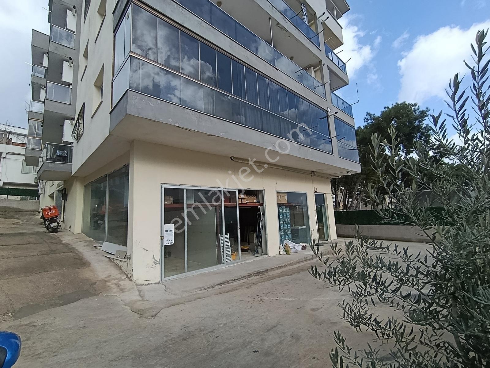 Karabağlar Dostluk Bulvarında Satılık İşyeri