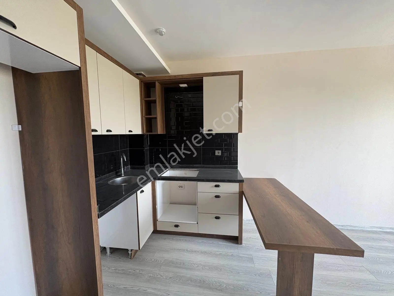 New Form'dan Tece De Otoban Çıkışına Yakın 1+1 Kiralık Daire - Görsel 2